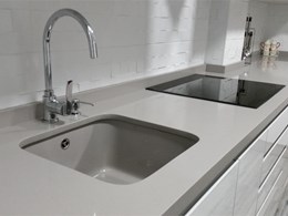 cocina-blanco-brillo-con-silestone-kensho-3